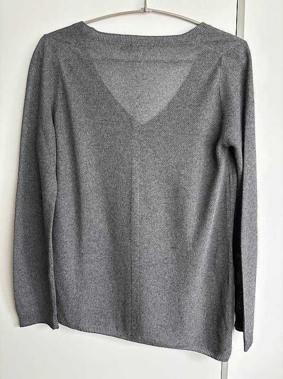 Pullover & Sweatshirts: Pull femme Massimo Dutti gris taille S – Gebraucht aus La Chaux-de-Fonds von baz_sl5w 1