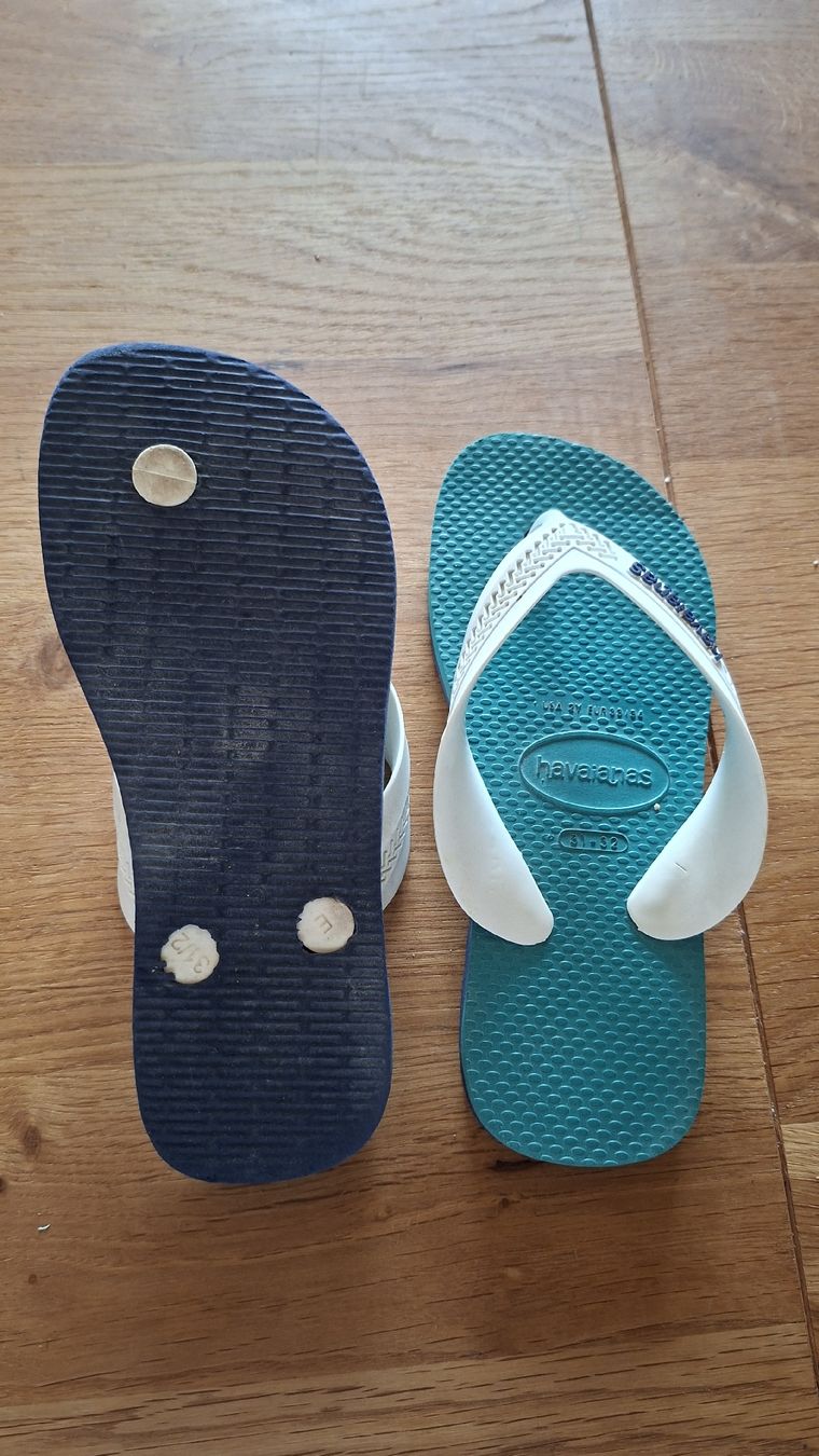 Chaussures garçon: Kinder Flipflops Gr. 31-32 – D'occasion à Safnern par Brionne 1