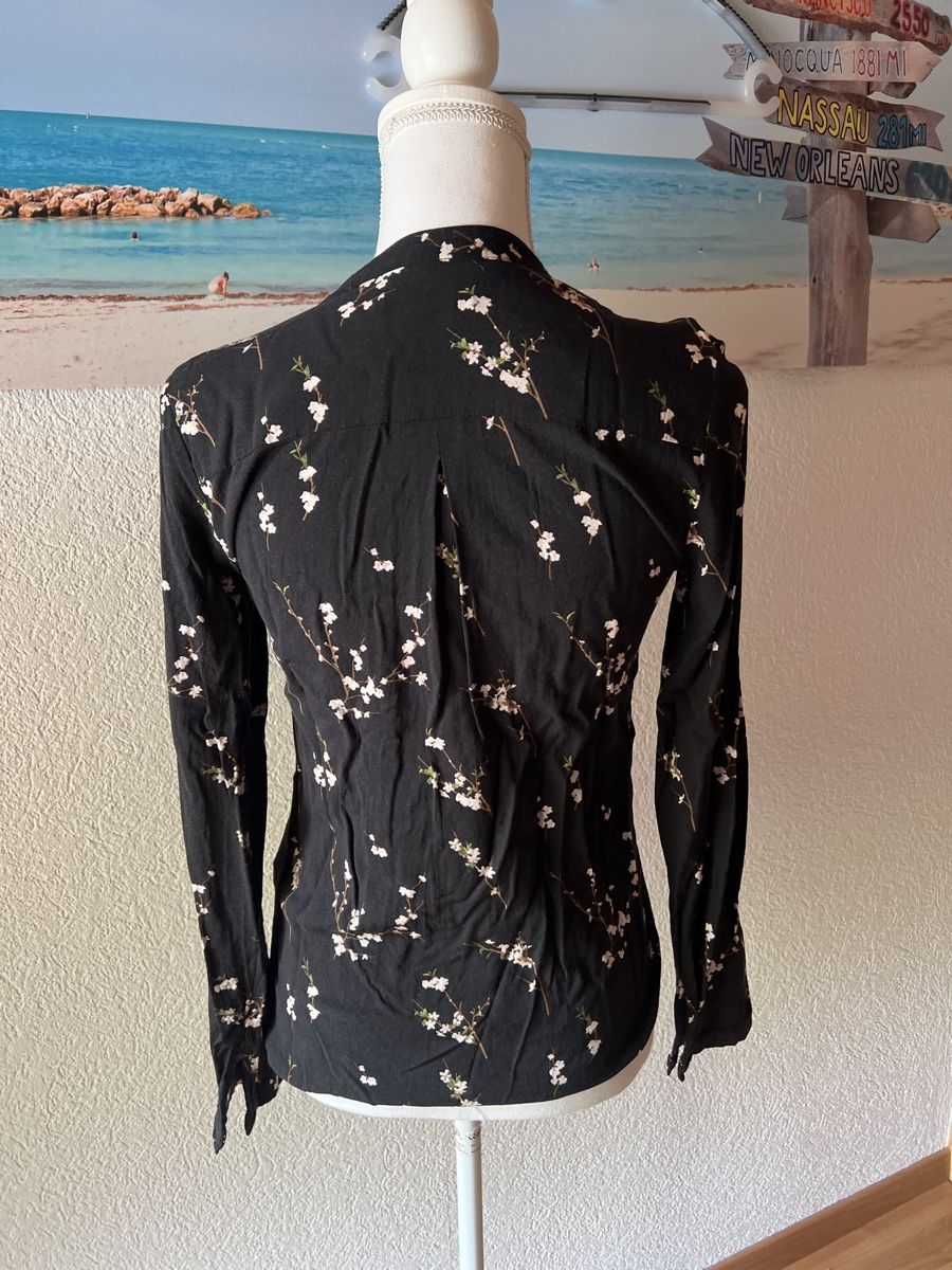 Chemisiers: Reserved Bluse, Gr. 34 – D'occasion à Linden par Annelie12 3