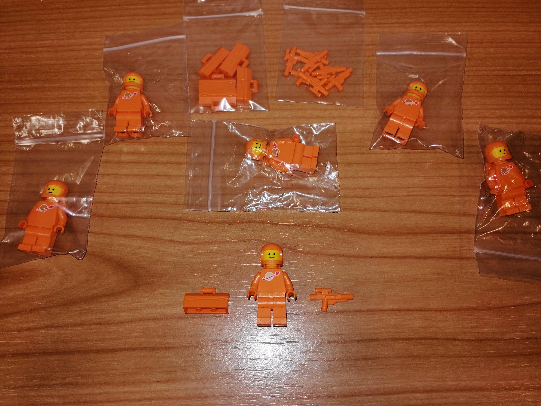 Lego Giocattoli: Lego Space orange Minifigur – Nuovo (secondo la descrizione) da Sils im Domleschg venduto da AMAG_AUDI_ZH 1