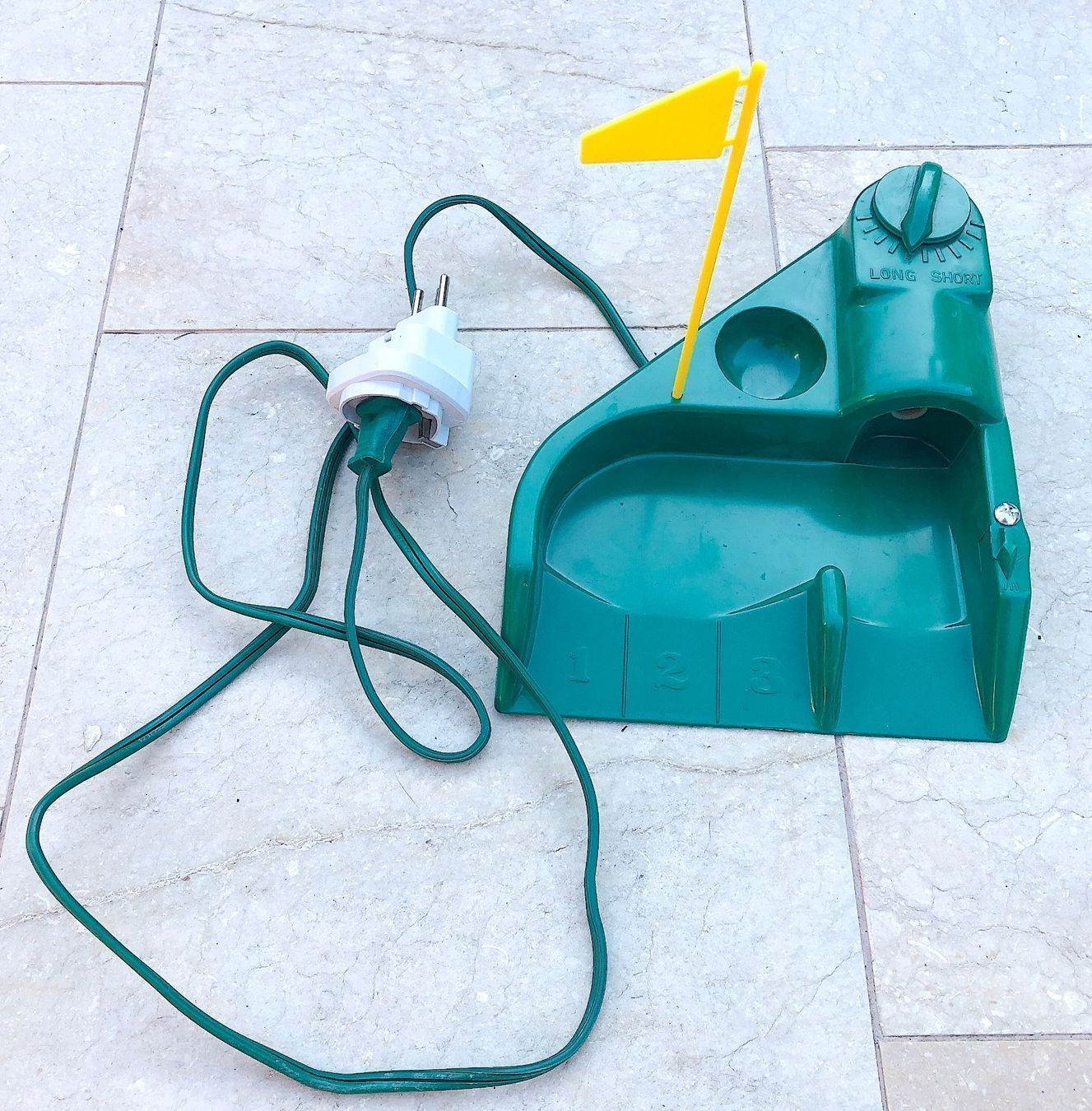 Mazze & Set: Electrique golf putting machine -cadeaux NOEL – Usato da Veyrier venduto da Szurkemaci 4