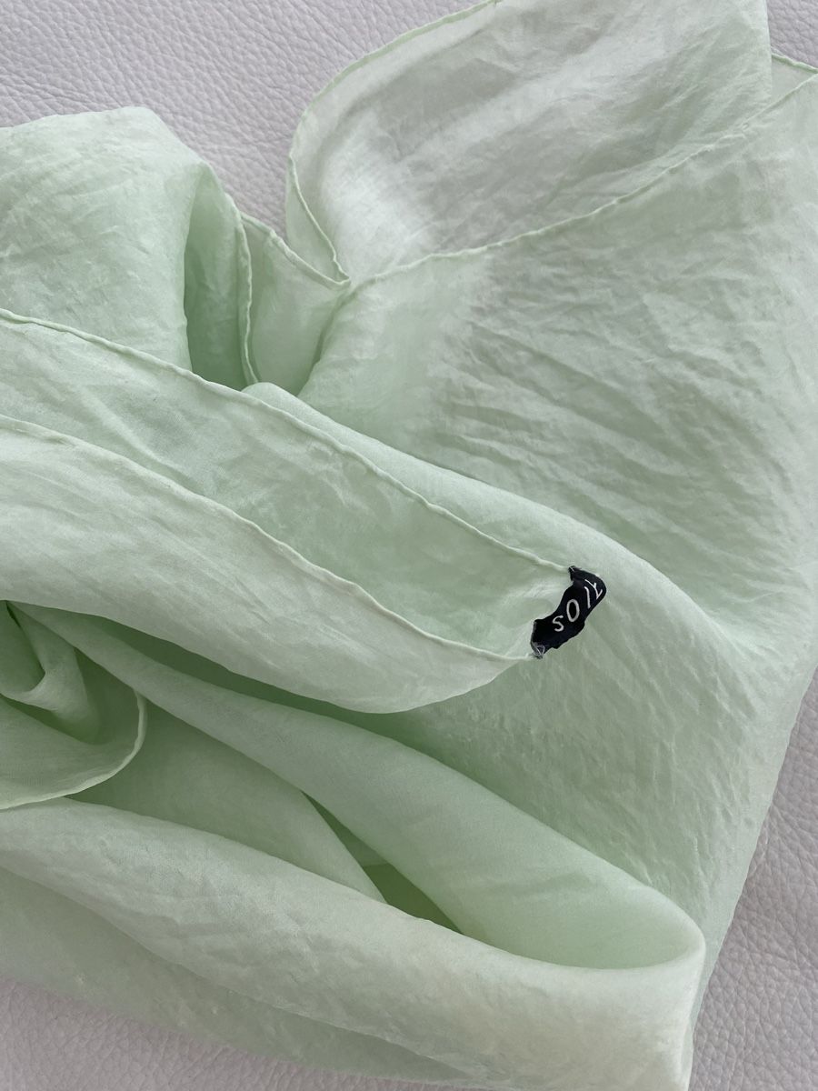 Foulards, Tücher & Schals: Seiden Foulard 🌸 – Gebraucht aus Opfikon von Luis144 4