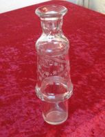 Glas-Vase mit eingeritzten Sternen etc.