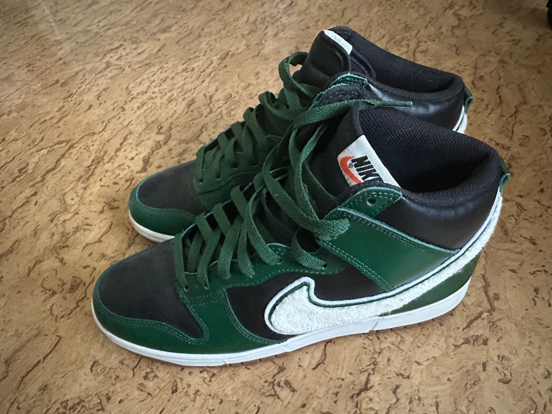 Nike Scarpe da uomo: Nike Dunk Hi Rétro – Usato da Hauterive NE venduto da FW7-TECH 1