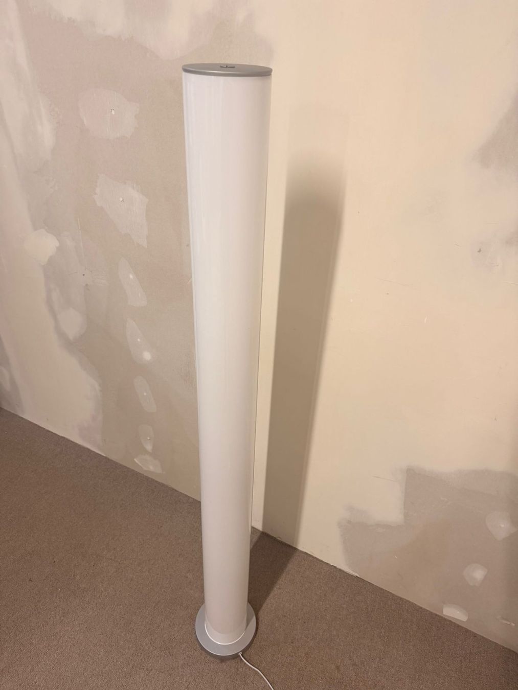 Lampade: Moderne Röhren Stehlampe Säule Stehleuchte – Usato da Rickenbach ZH venduto da Der-Insider 8