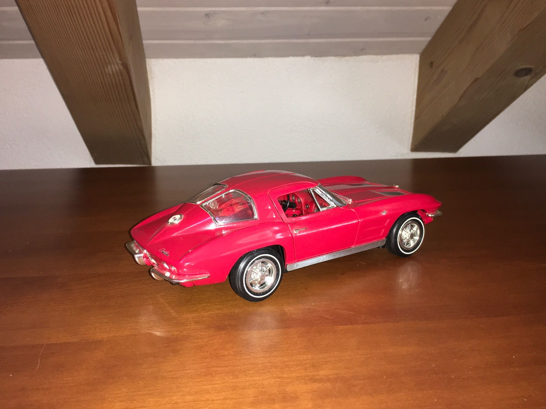 Chevrolet Modellini d'auto: 1963 Corvette C2 - 1/18 – Usato da Wohlen AG venduto da PrivatSammlung 1