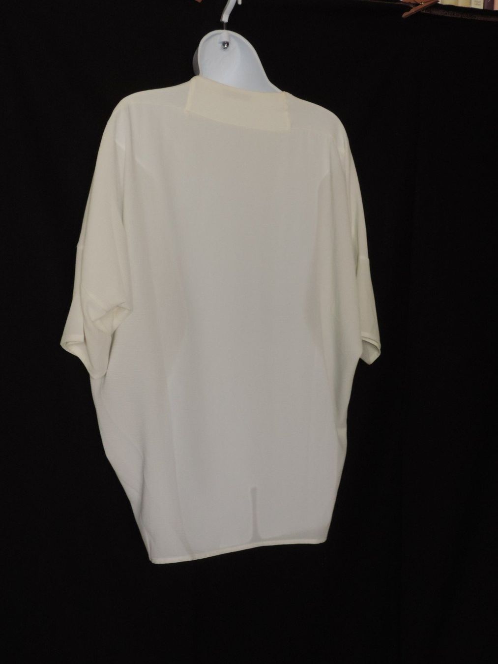 T-shirt: t-shirt blanc avec coeur paillette – Usato da Genève venduto da Axelle333 5