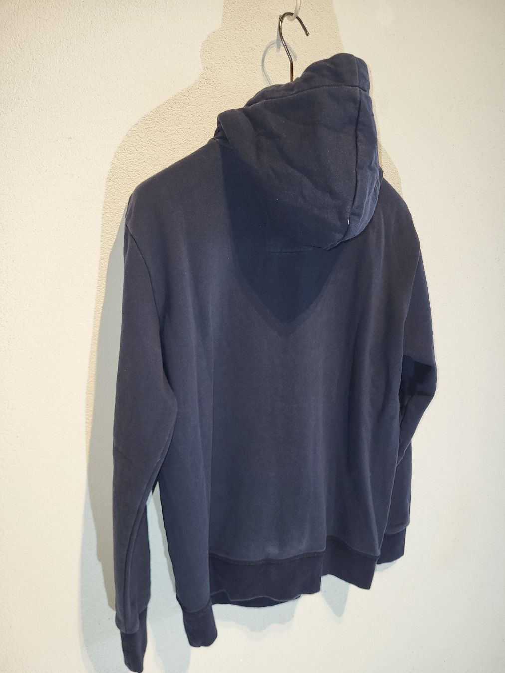 Pullover & Sweatshirts: RAW - Pull à Capuchon Bleu Foncé, Taille M – Gebraucht aus Haute-Nendaz von DetoutDerien 5