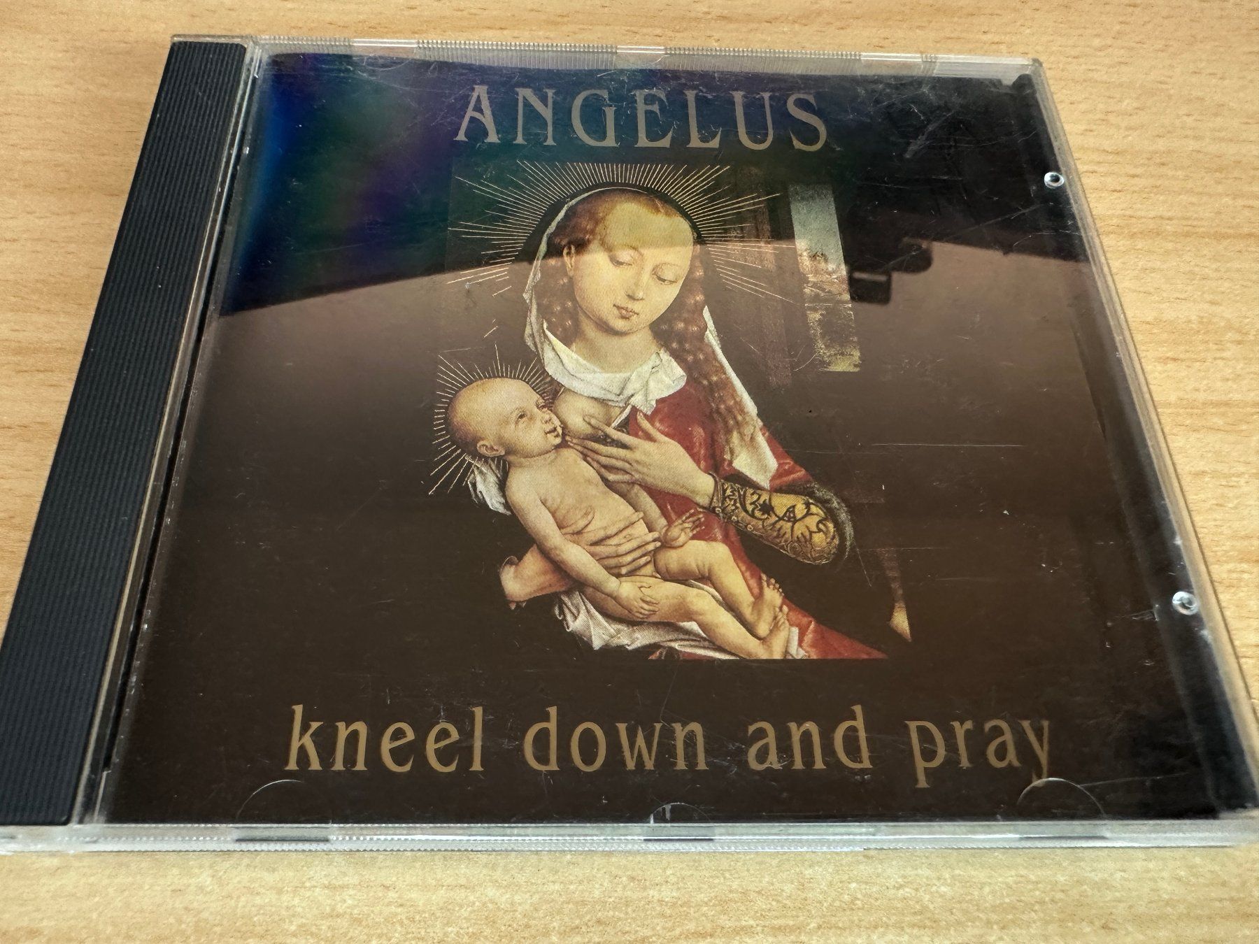 CD: Angelus – Kneel Down And Pray – Usato da Rikon im Tösstal venduto da Alpenmutz