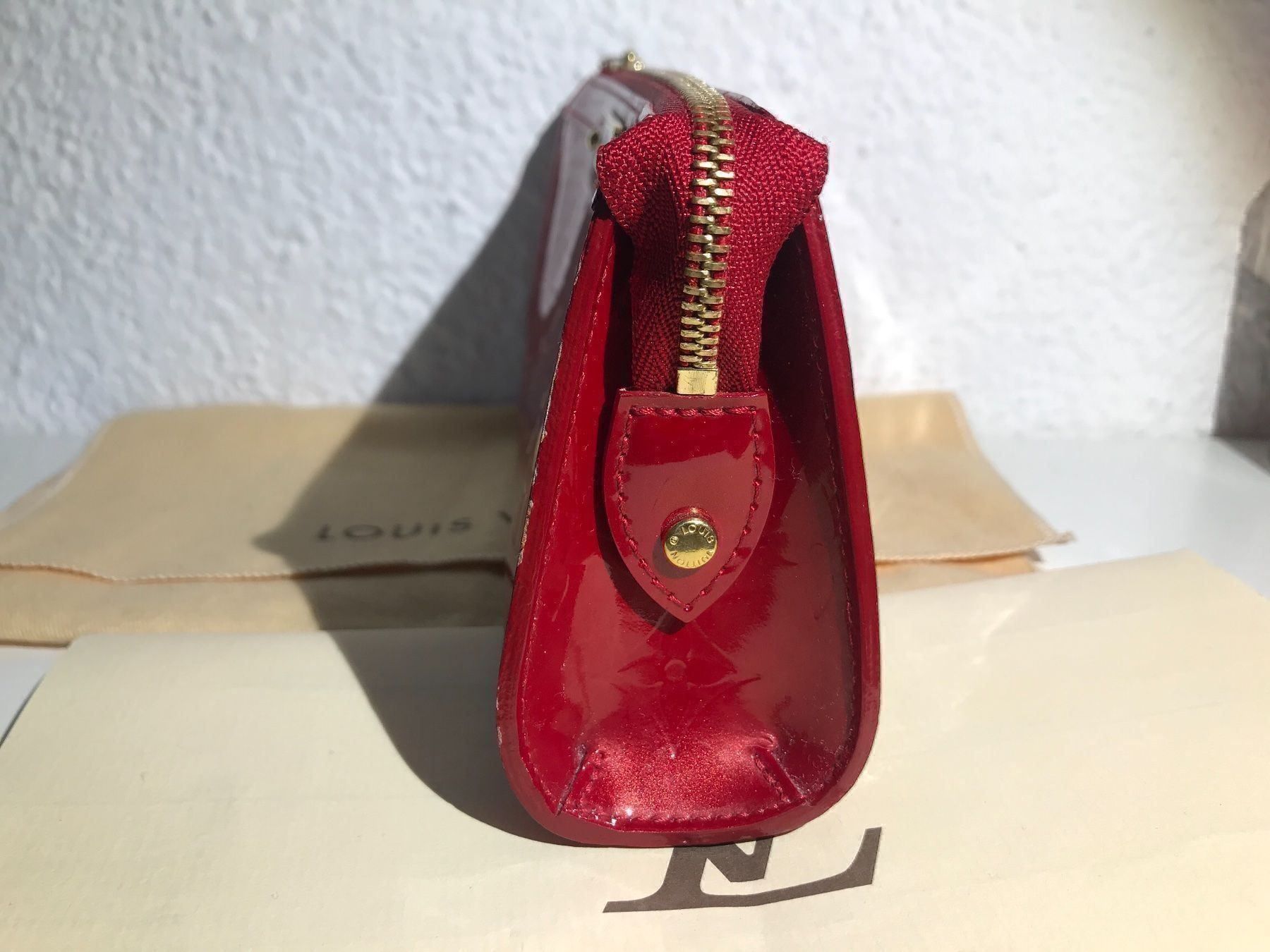 Louis Vuitton Custodie per cosmetici: Louis Vuitton Vernis Trousse Cosmetique – Usato da Ponte Tresa venduto da La_Vie_En_Rose 1