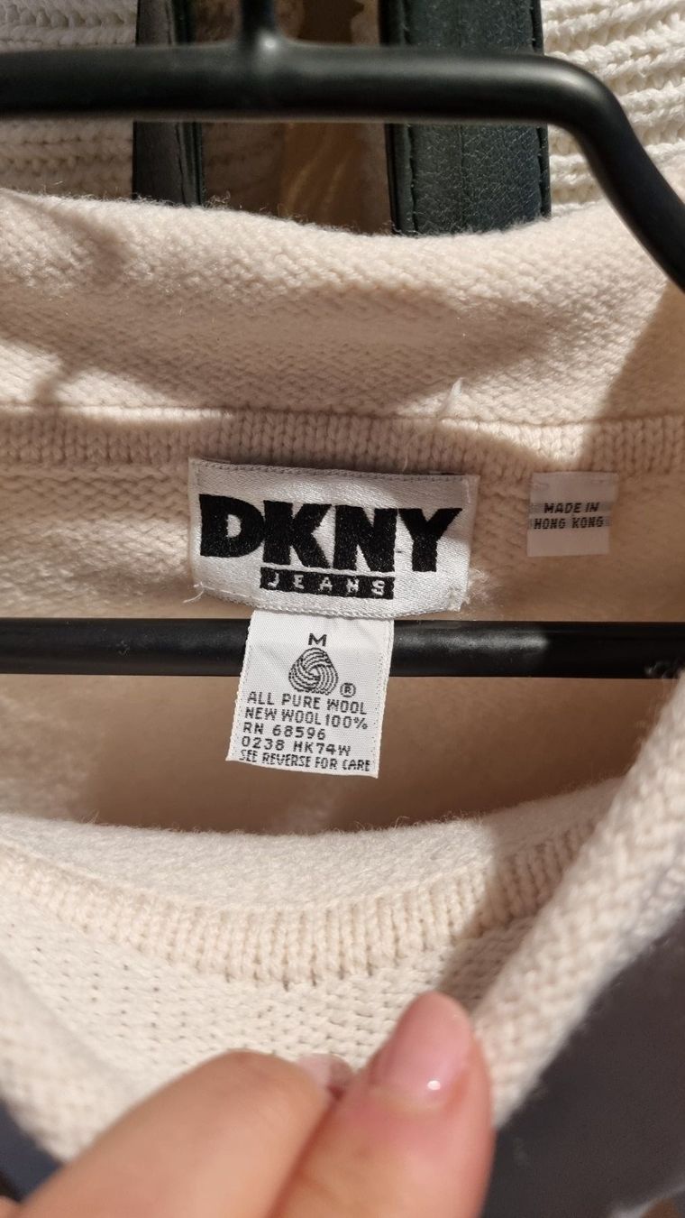 DKNY Pullover & Sweatshirts: Vintage DKNY Woll-Pullover aus 90er Jahren, Gr.M – Gebraucht aus Basel von abalou98_secondhand 2