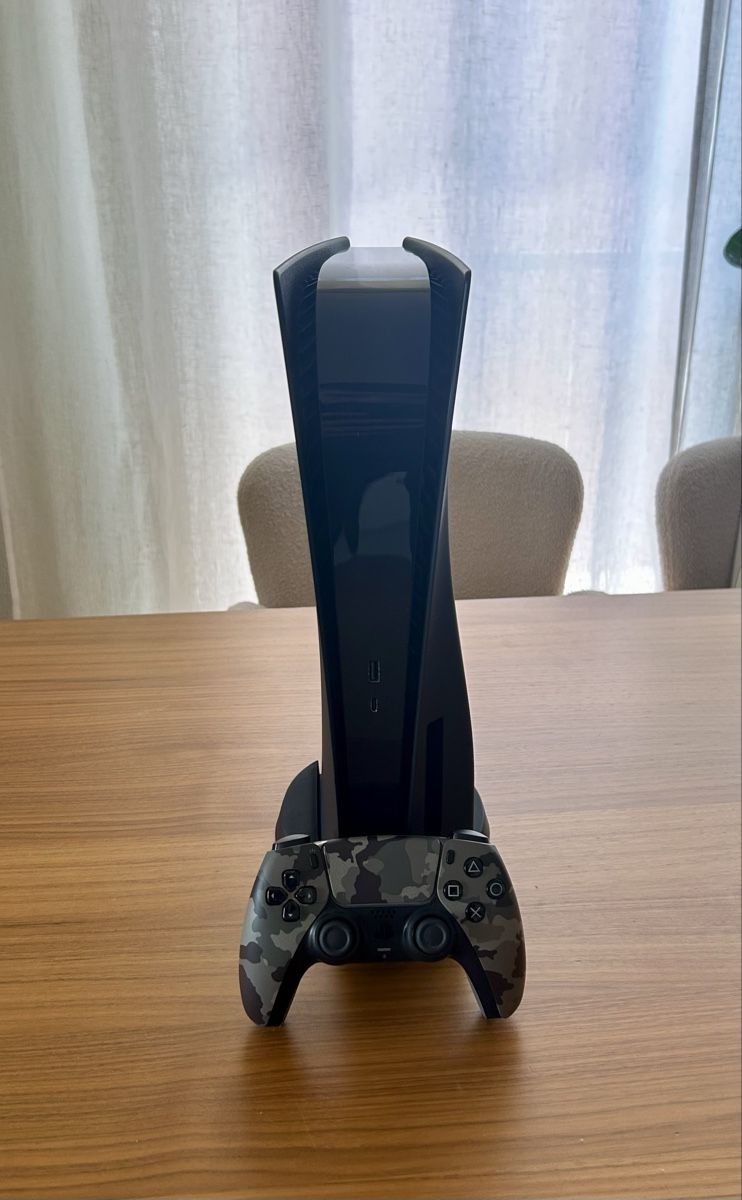 Sony Konsolen: PlayStation 5 Disc Version inkl. Controller, Cover & Spiele – Gebraucht aus Zumikon von Lio12 1