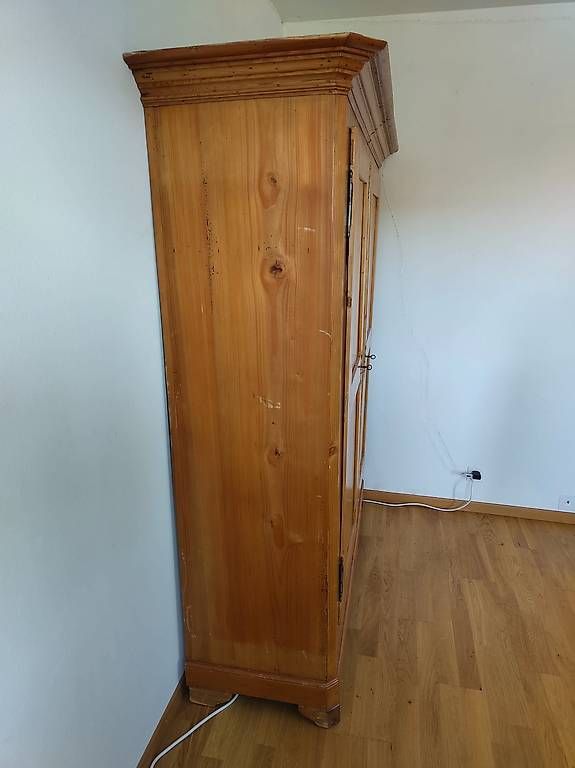 Schränke: Schöner Holzschrank – Gebraucht aus Zürich von sil_2ygd 2