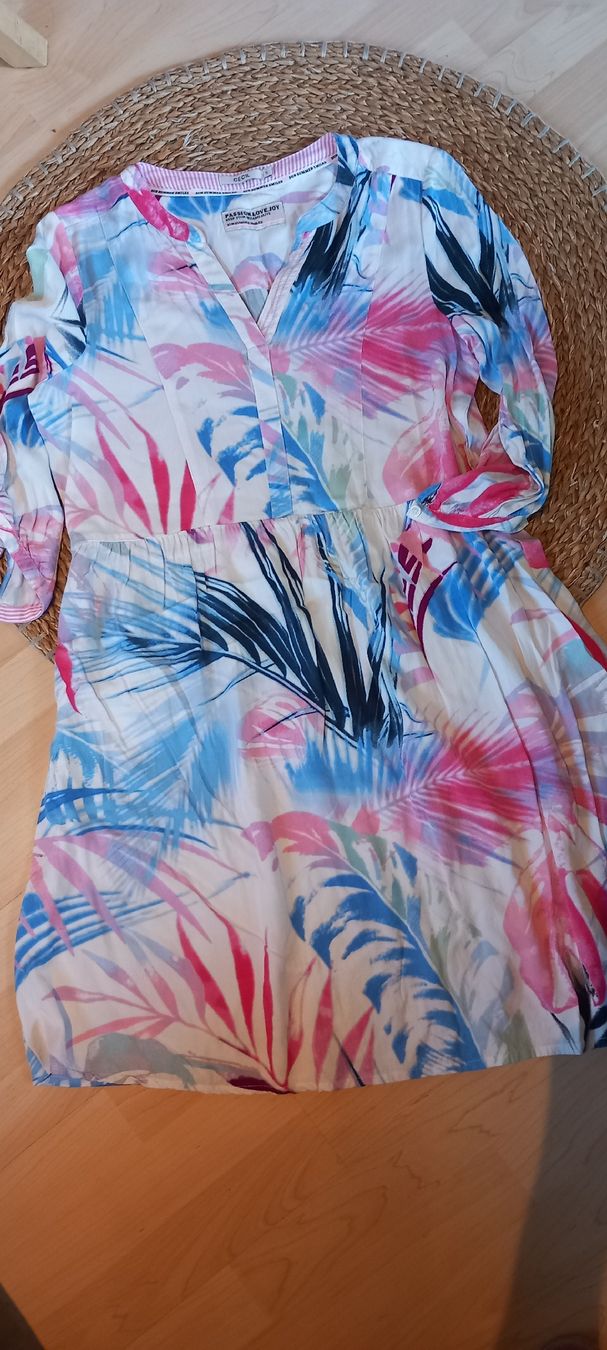 Kleider: Kleid CECE floral Grösse S neuwertig – Neu (gemäss Beschreibung) aus Rebstein von bestforyou