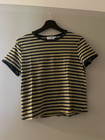 3x gestreifte T-Shirts: 2x Grösse M, 1x Grösse 10