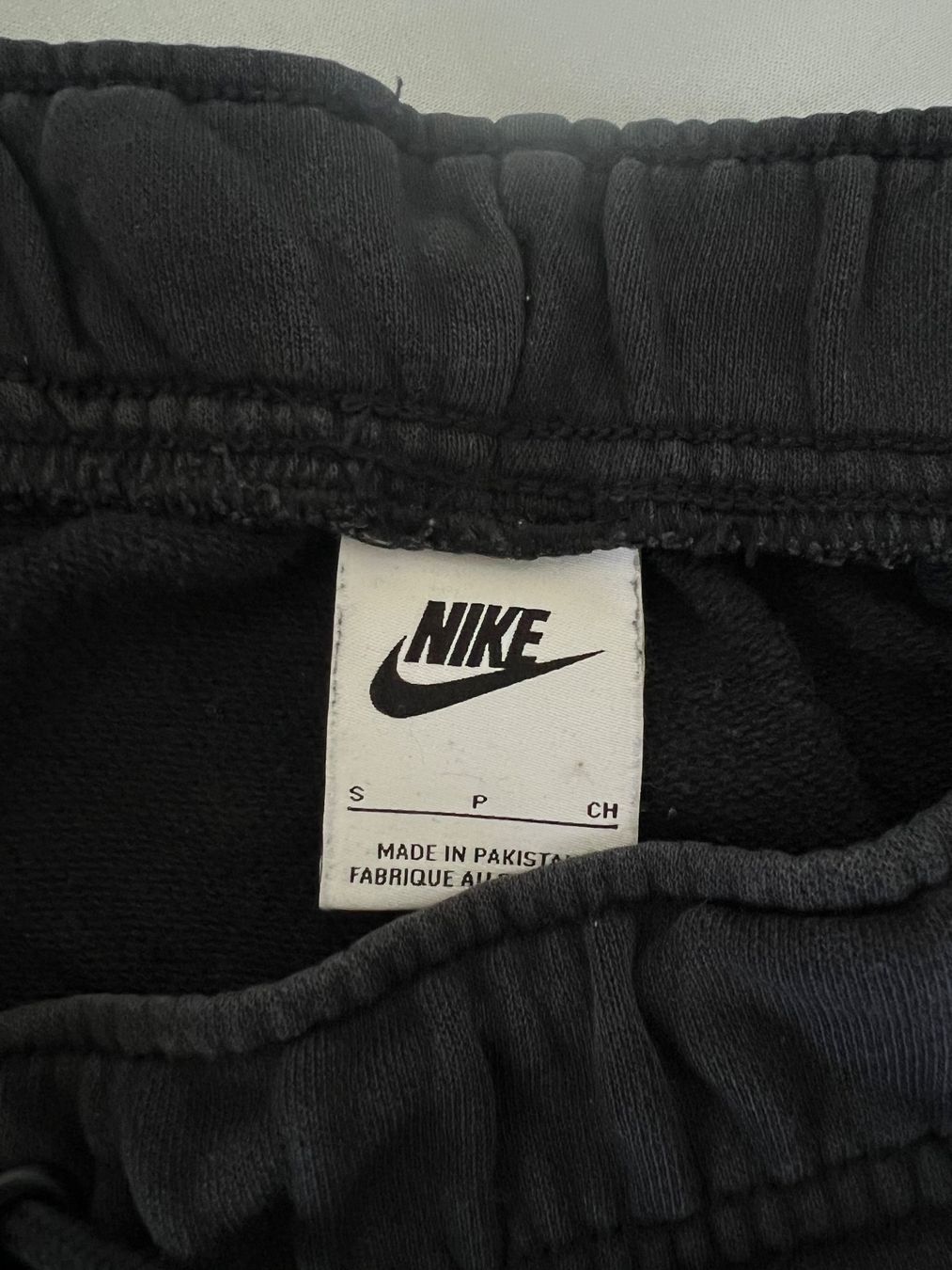 Nike Pantaloni: Nike Cargo Jogginghose Schwarz Groesse S gebraucht – Usato da Stäfa venduto da Schatztruhe05 2
