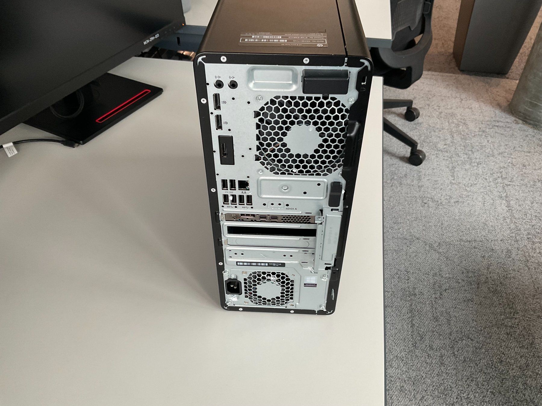 PC: HP Z1 Entry Tower G5 CPU: i9 9900 – Usato da Zürich venduto da Frontdesk 1
