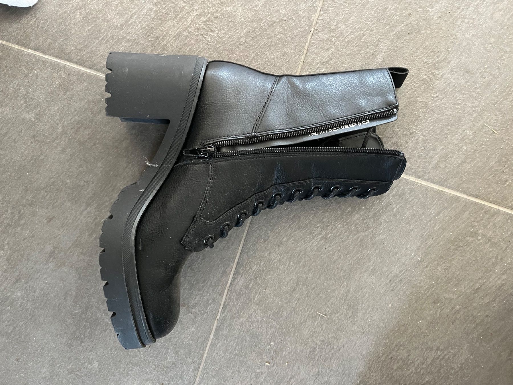 Scarpe da donna: Stiefel – Usato da Niedergösgen venduto da rianaa__ 2
