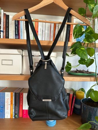 Aus Mamas Fundus: Schwarzer Lederrucksack Fossil