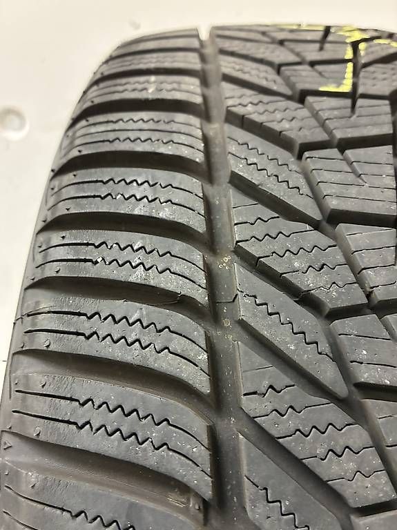 Altro in Scrittura & Disegno: Winterreifen Hankook 225 40 19 – Usato da Neuenhof venduto da Gt5.Performance_ 1