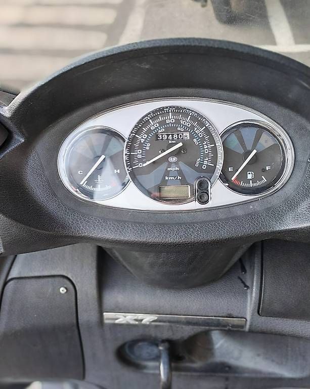 Piaggio Scooter: Piaggio X7 250, frisch ab MFK – Usato da St.Gallen venduto da FFXS5.0 3