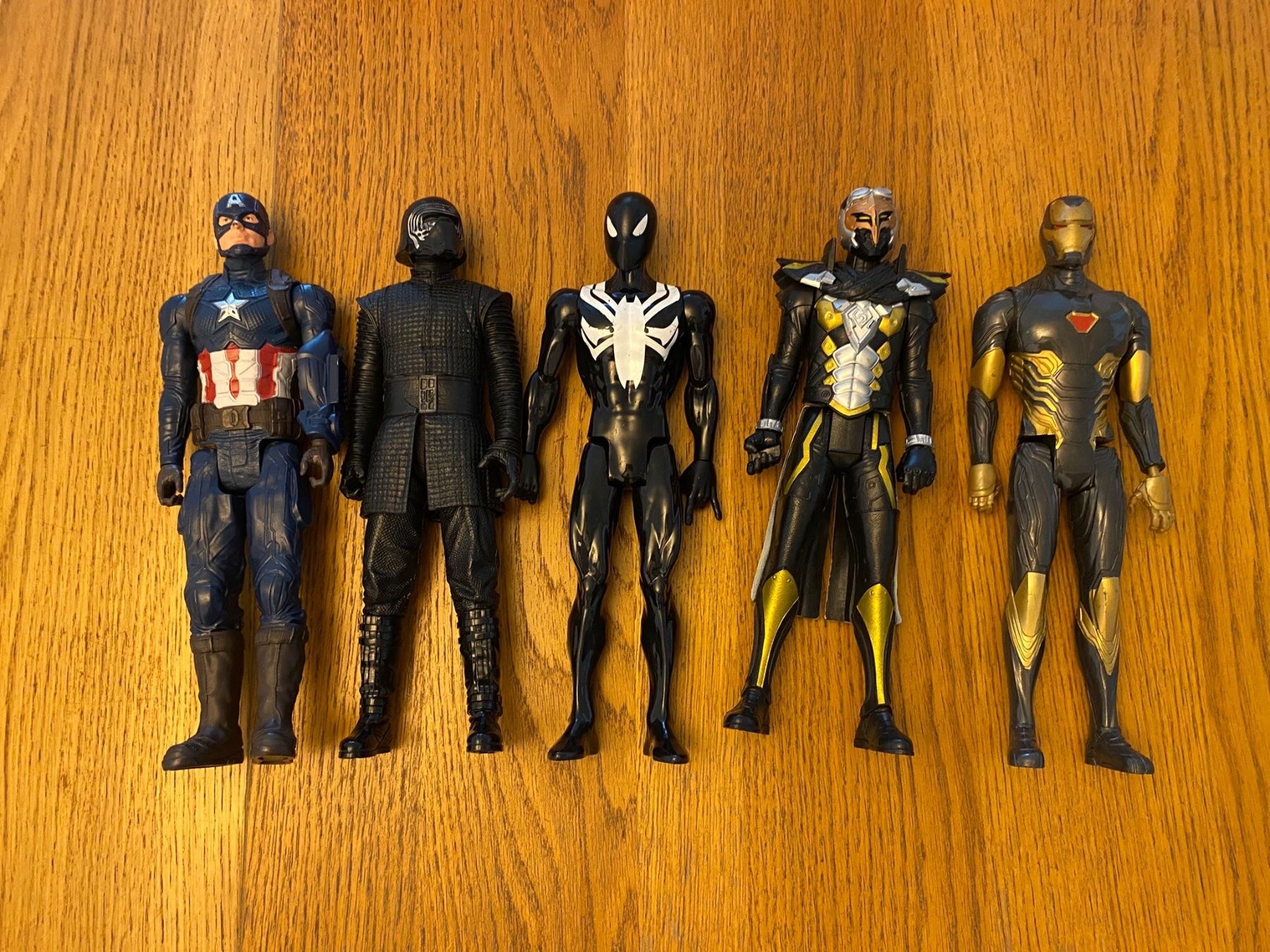 Marvel Figuren: Marvel Action Figuren Set - Captain America & Co. – Gebraucht aus Wattenwil von gugeler