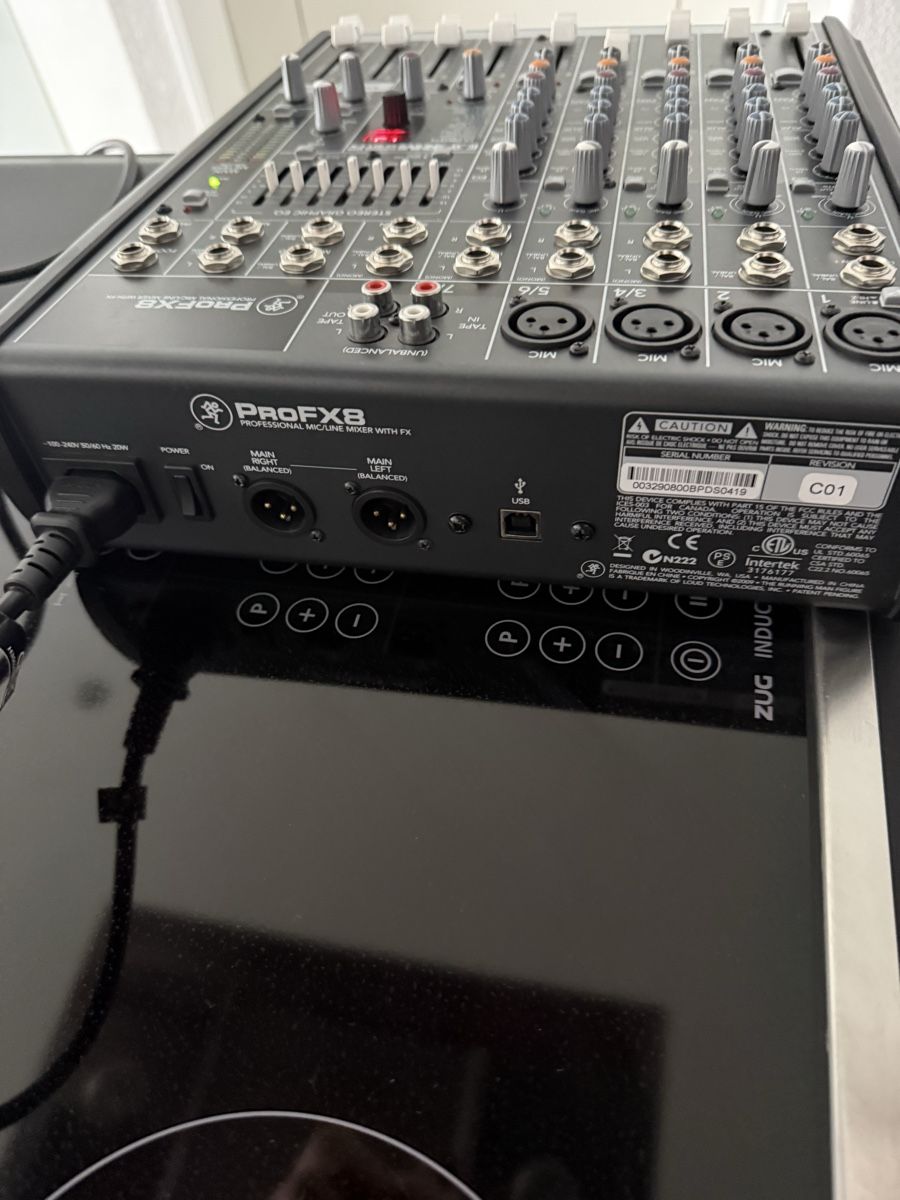 Mackie Console di mixaggio: Mackie ProFX8 Mischpult – Usato da Nebikon venduto da Electrovoice10 1