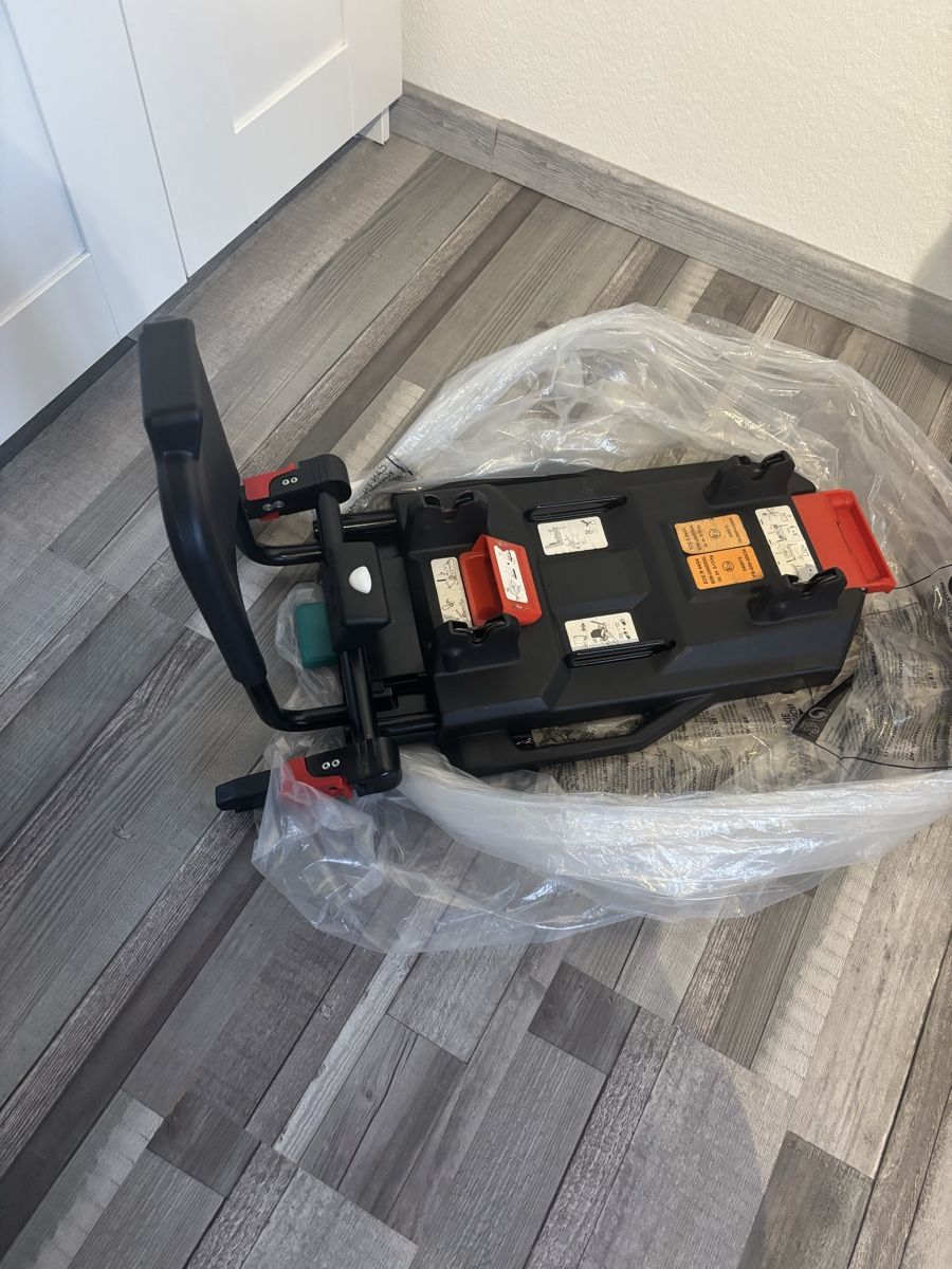 Carrozzine: Kinderwagen komplett isofix – Usato da Aarwangen venduto da Bianco86Nero 5
