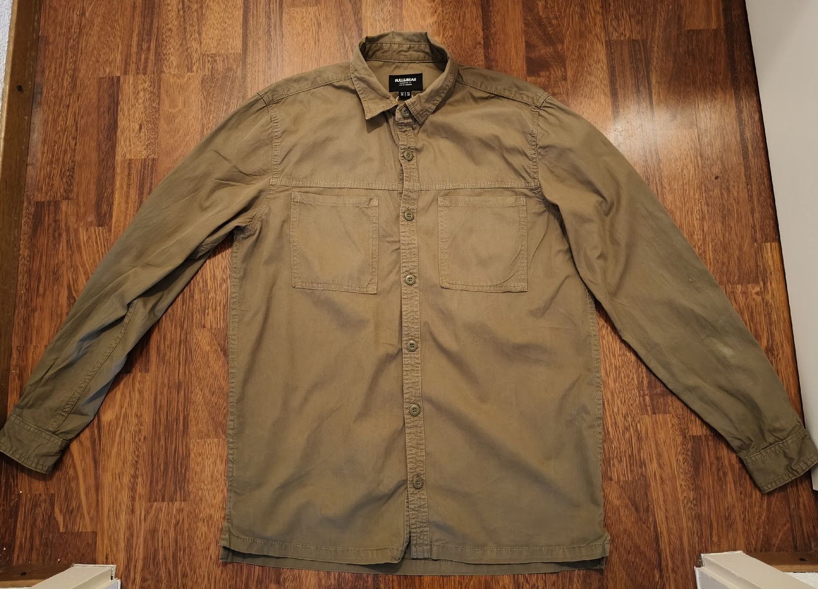 Pull&Bear Camicie: Chemise Pull&Bear élégante vert kaki taille M  – Usato da Crassier venduto da kolakao