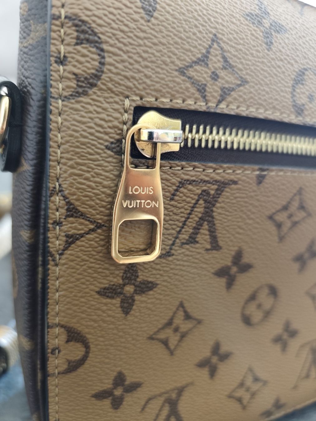 Louis Vuitton Sacs femmes: Louis Vuitton Pochette Métis Reverse – Neuf (Voir description) à Martigny par Vintage-23 8
