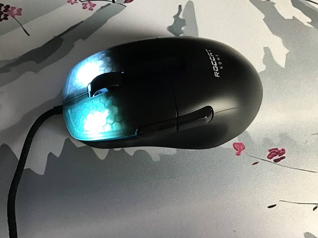 Roccat Maus: Roccat Kone Pro – Gebraucht aus Muttenz von ajfj 1