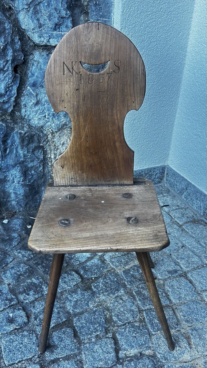 Sedie: antik: stabelle, holzstuhl – Usato da sargans venduto da lnoa