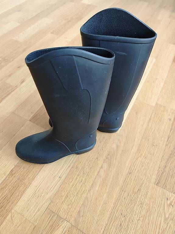 Schuhe für Jungen: Reitstiefel Grösse 33  – Gebraucht aus Zürich von wydleri