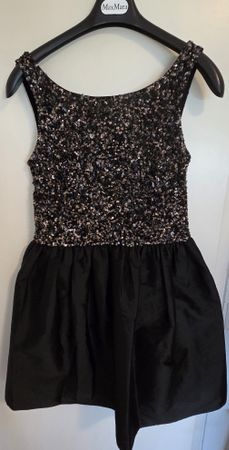 Robe de soirée noire à paillettes, taille M/L.