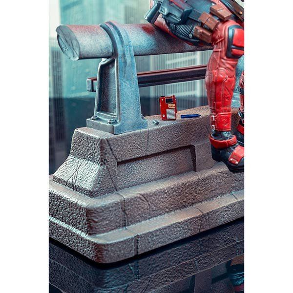 Marvel Figuren: Marvel Movie Premier Collection: Deadpool - Statue - 25 cm – Neu und originalverpackt aus Zofingen von ActionSpielzeug 4