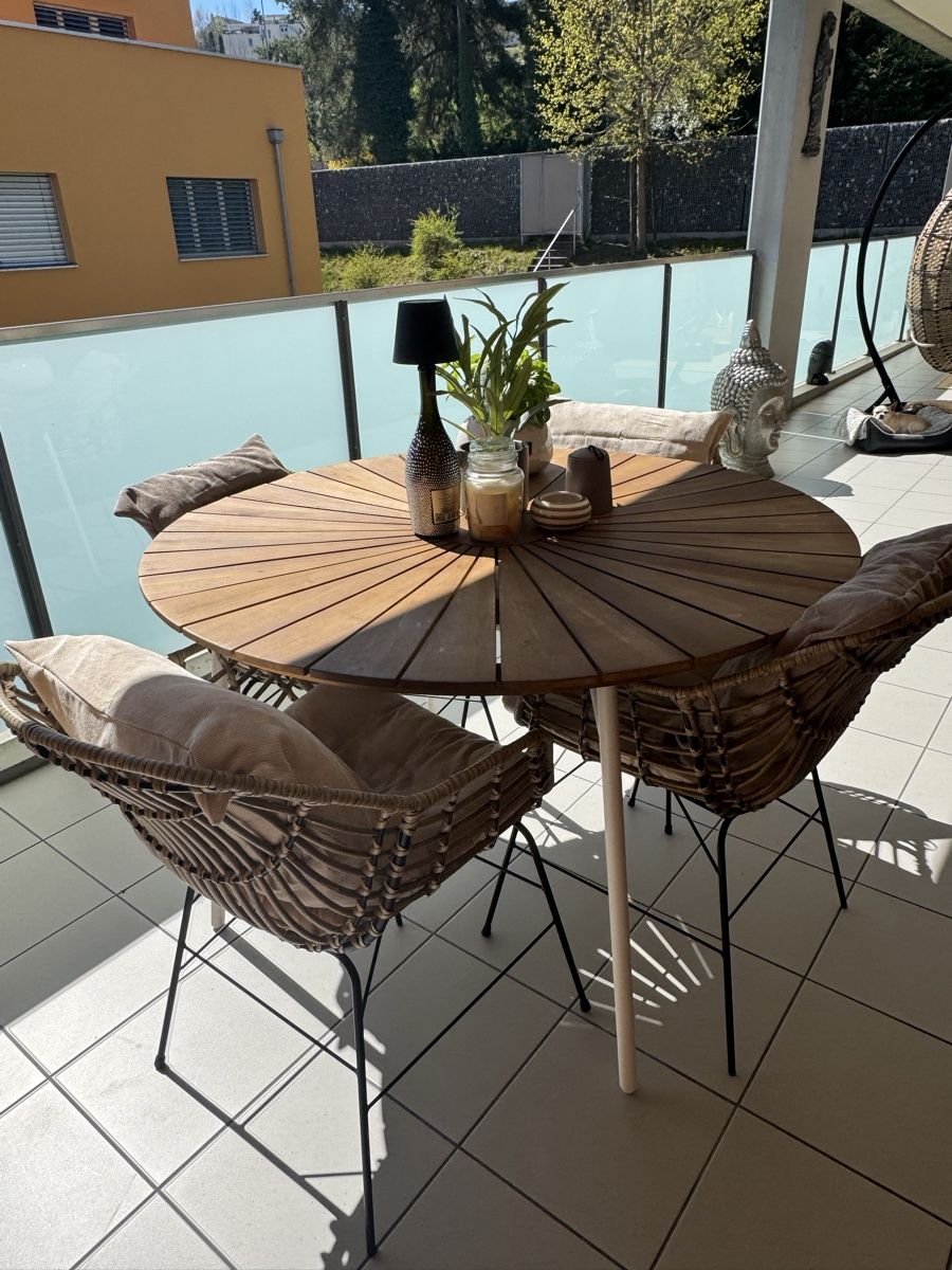 Set di tavolo e panche: Gartentisch mit 4 Stühlen! – Usato da Fällanden venduto da TCristina 2