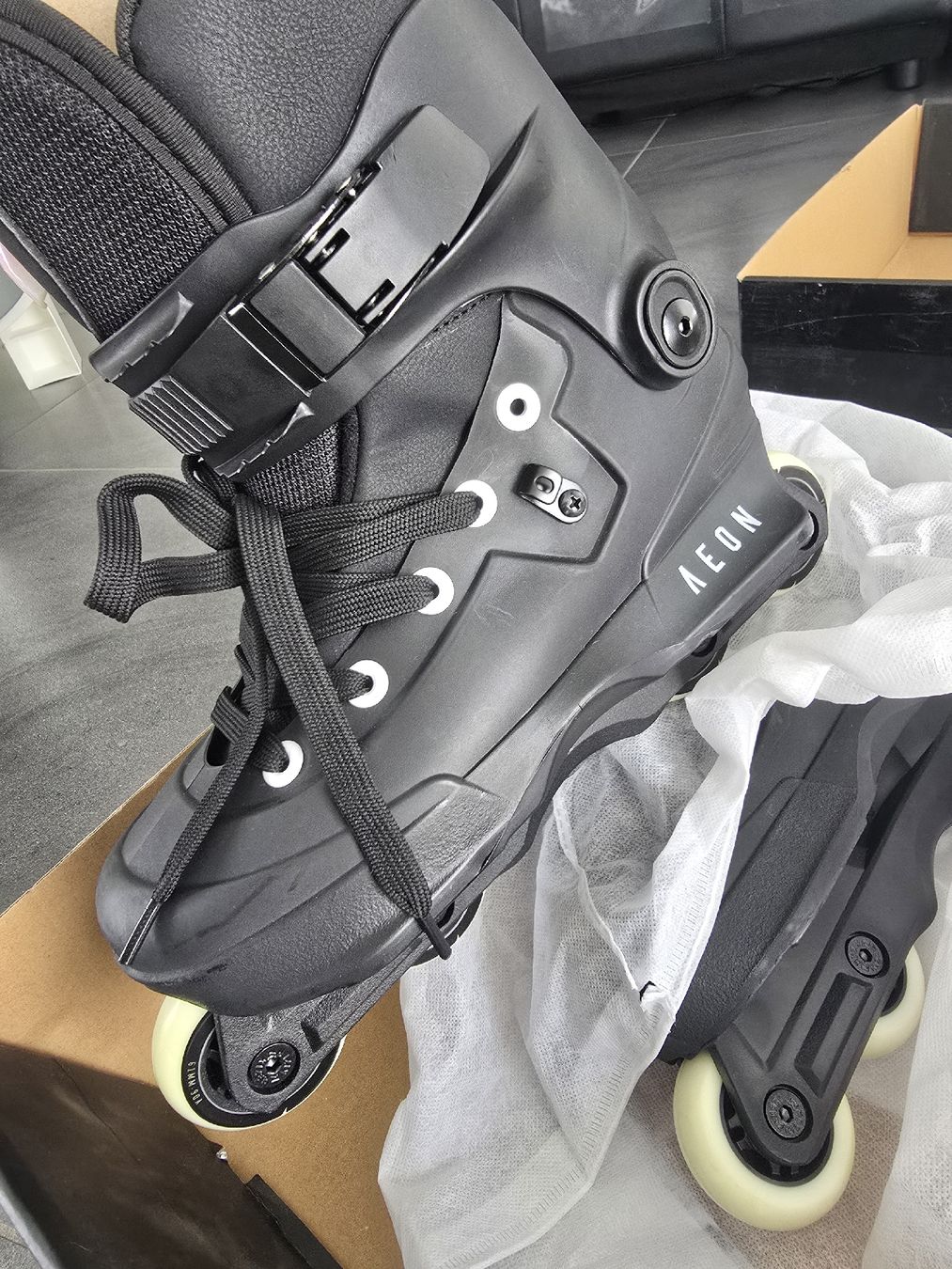 Pattini in linea & Pattini a rotelle: USD Aeon Basic 60 Aggressive Skates, Grösse 39-40, Schwarz – Nuovo (secondo la descrizione) da Rothrist venduto da mia_vl8k 8