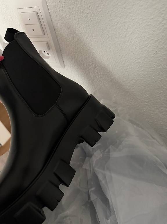 Scarpe da donna: "Prada"Boots neu verpackt Grösse 37 – Usato da Pratteln venduto da melanievik 4