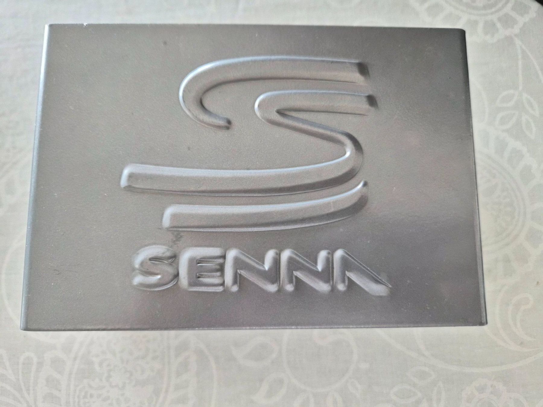 Universal Genève Uhren: Universal Senna Box – Gebraucht aus Chabrey von Horology