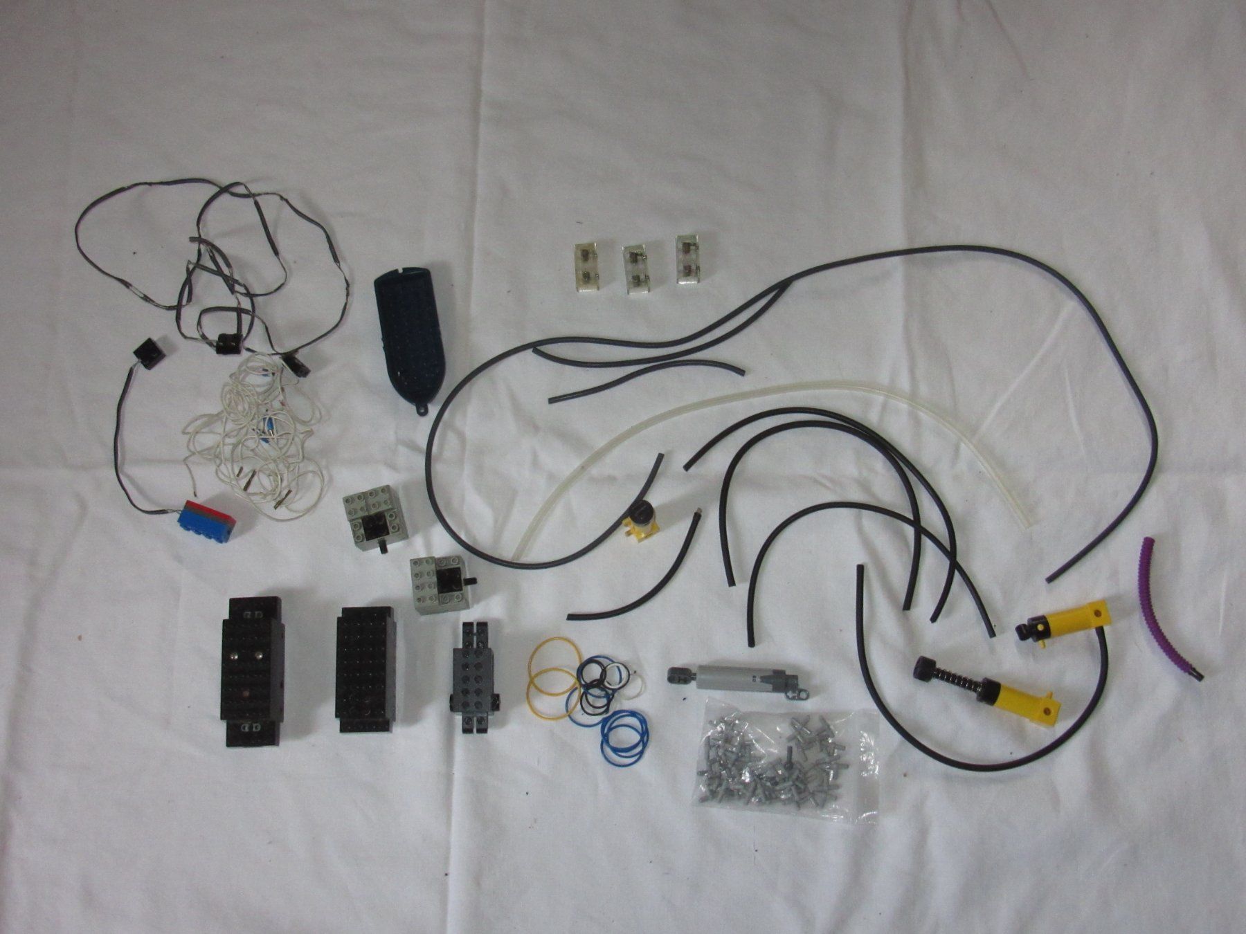 Lego Kit di costruzioni: Vintage LEGO Pneumati & Elektrik Sortiment - mit Transparent – Usato da Zürich venduto da Timtom3