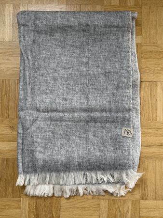 Winter Schal aus Alpakawolle hellgrau