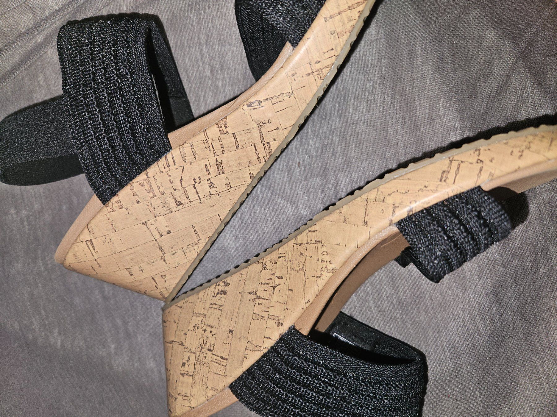 Damenschuhe: Skechers – Neu (gemäss Beschreibung) aus Strengelbach von fab_p6hw 1