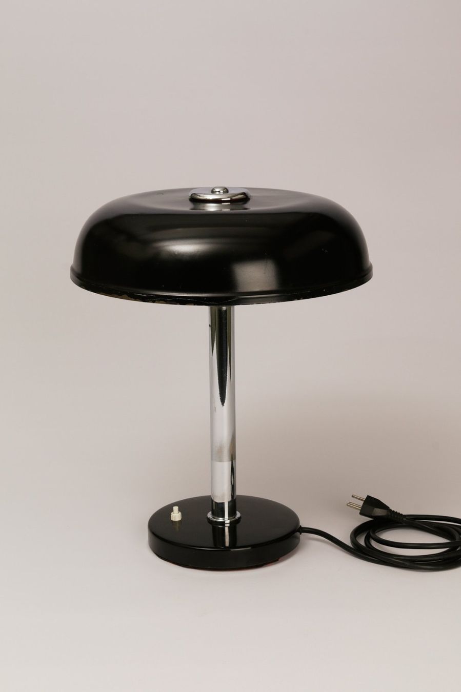 Lampade: Tischlampe im Bauhaus Stil – Usato da Zürich venduto da einszweidrei4 1
