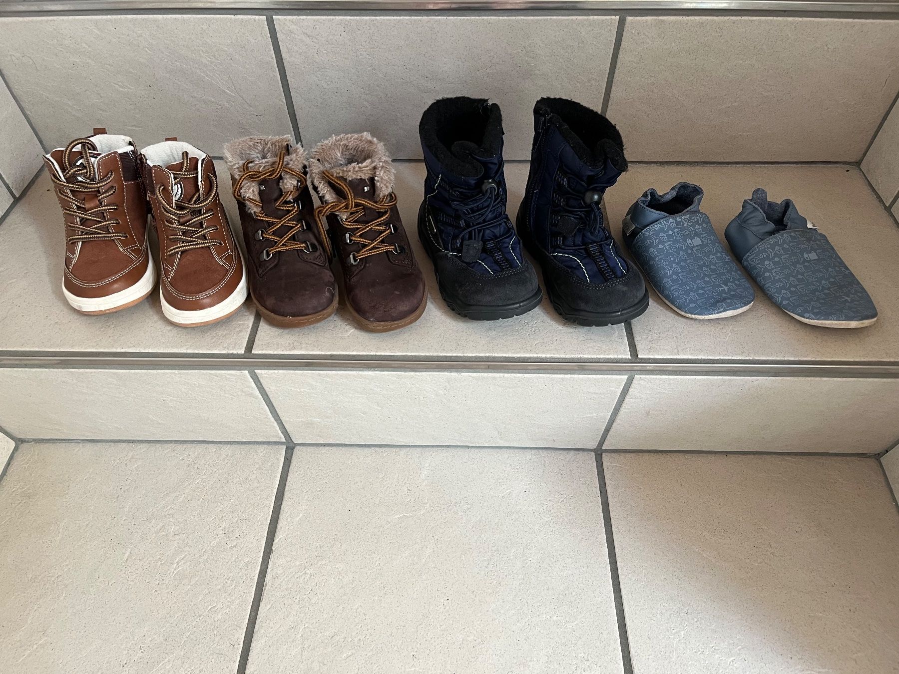 Elefanten Scarpe per ragazzi: Schuhe Herbst/Winter, Gr 23 – Usato da Thörigen venduto da nic_kf6l