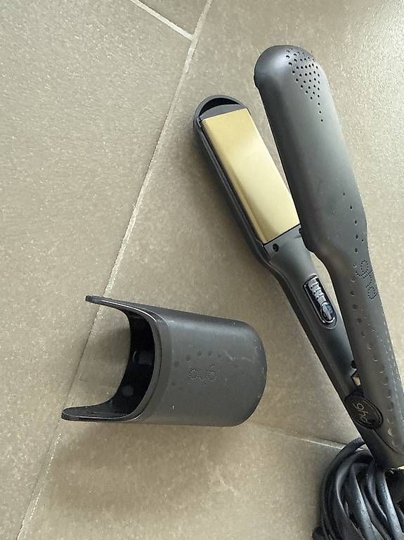 Lockenstäbe & Haarglätter: GHD breites Glätteisen Max Styler – Gebraucht aus Schindellegi von wae_fhj7 1