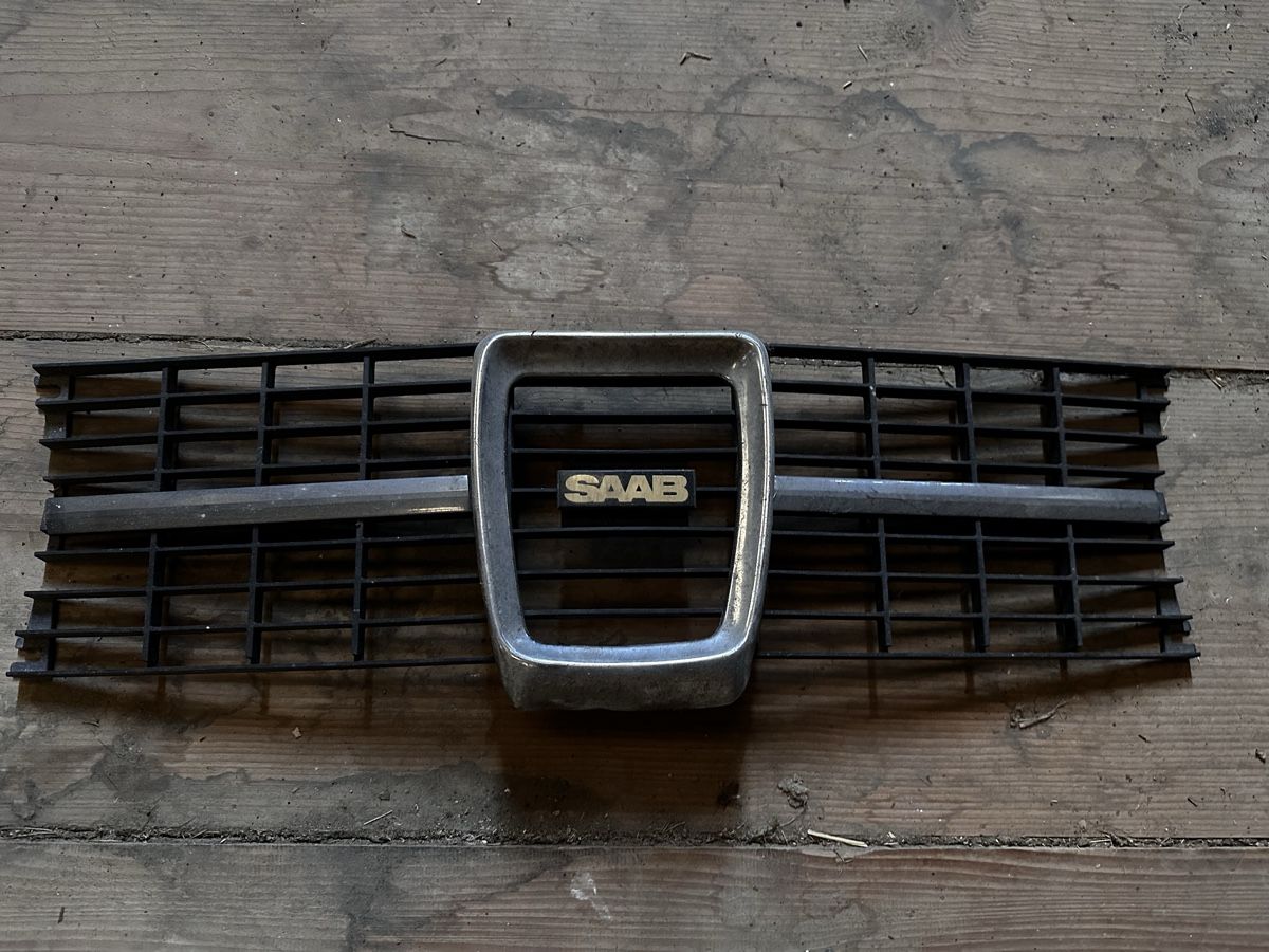 Saab Tutti pezzi di ricambio auto: SAAB Kühlergrill Oldtimer 95 / 96 – Usato da Unterkulm venduto da YS3 1