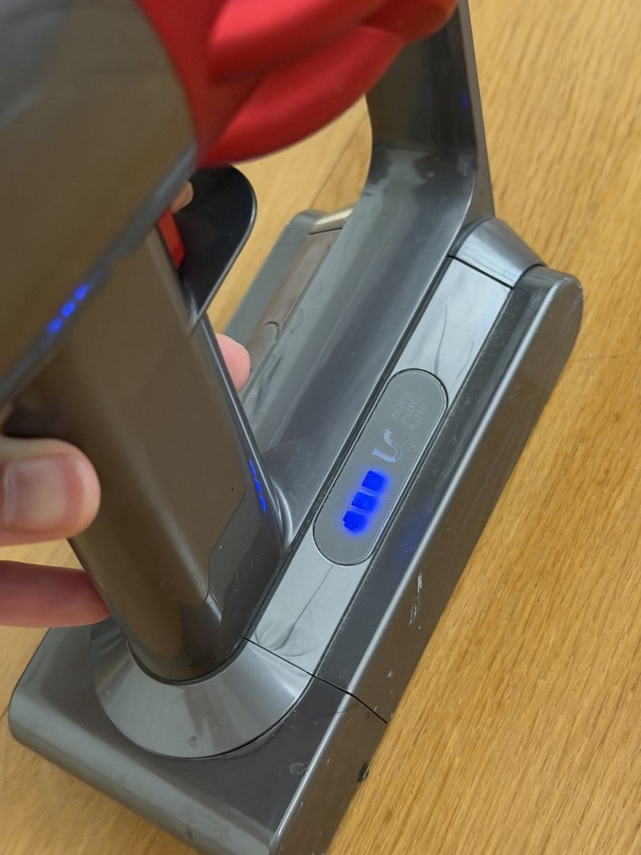 Dyson Aspirapolveri & Accessori: Dyson Cyclone V10 Fluffy Staubsauger gebraucht – Usato da Zürich venduto da A_M_ 5