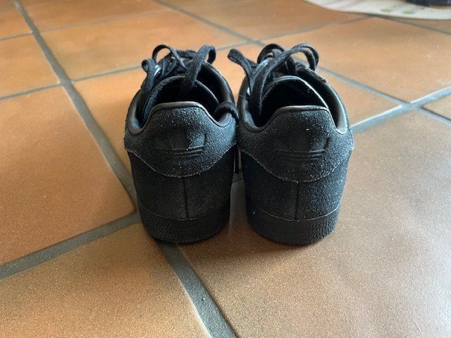 Adidas Scarpe da uomo: Adidas Gazelle Grösse 36 2/3 – Usato da Rechthalten venduto da Cheech2 3