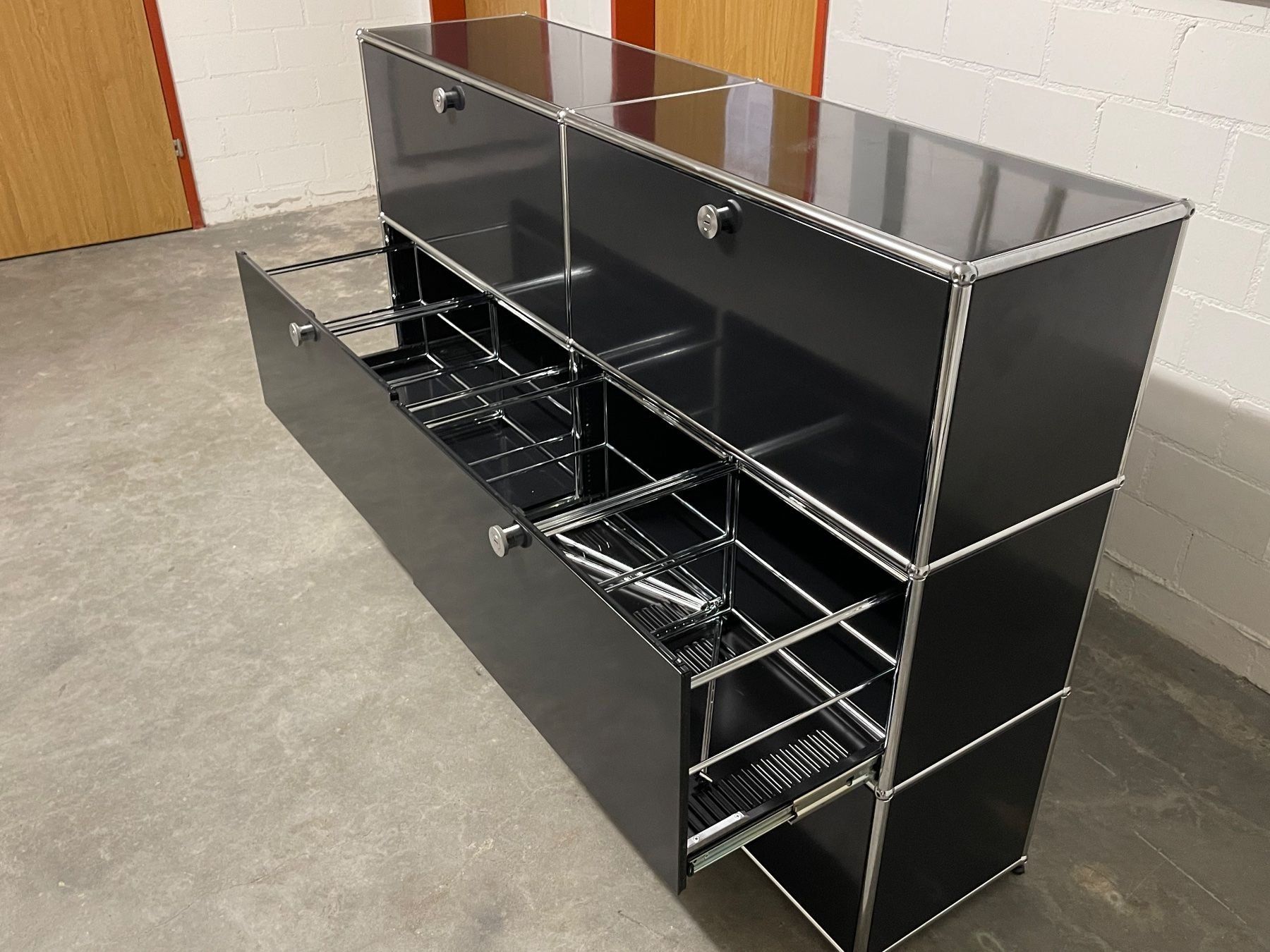 USM Commodes: USM Haller Sideboard Schwarz – D'occasion à Dietikon par Kumar_Occasionen 1