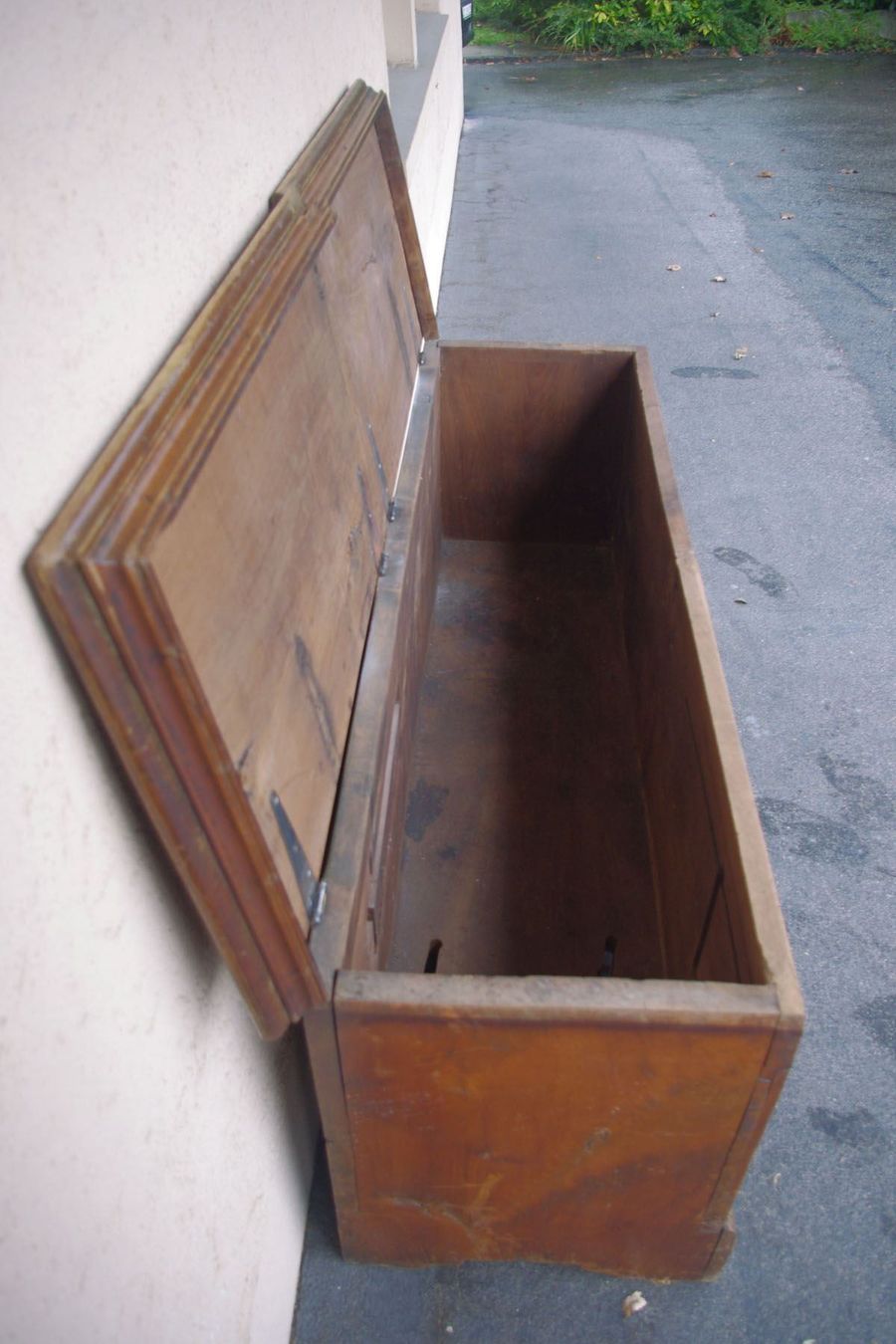 Cassapanche: massive Nussbaum-Truhe um 1800 – Usato da Meggen venduto da Trouvaillen 6